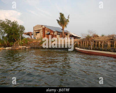 Photographie des berges de Panasahan dans la ville de Malolos, Bulacan, mettant en valeur l'environnement local et le paysage naturel. Banque D'Images