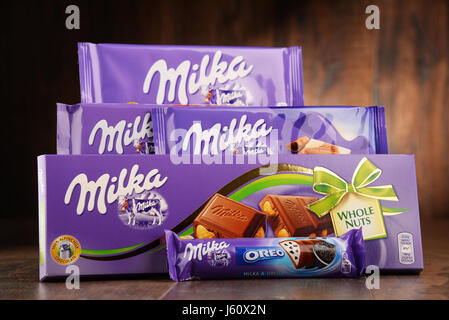 POZNAN, Pologne - 13 OCT 2016 : Milka est une marque de confiserie de chocolat qui trouve son origine en Suisse en 1825 et a été fabriqué par le monde Banque D'Images