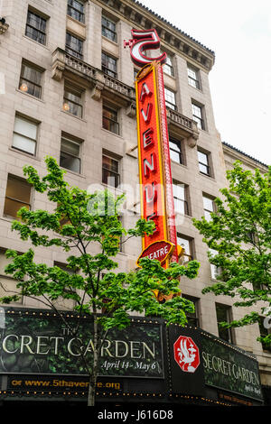 Une image verticale de Seattle's Fifth Avenue Theatre, Seattle, Washington, US Banque D'Images