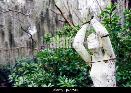 Charleston Caroline du Sud,Lowcountry,Ashley River Road,Magnolia Plantation & Gardens,1676,patrimoine,sculpture,femme figure féminine,SC091121029 Banque D'Images