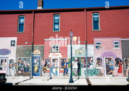 Valparaiso Indiana,Michigan Avenue,style de vie bâtiment mural,bâtiment en brique,rue,trottoir,magasin, boutiques,art de rue,quartier,résident Banque D'Images