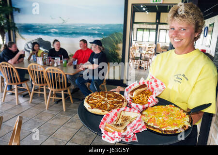 Indiana Portage, South Shore Pizza, restaurant restaurants repas manger dehors café cafés bistrot, service, adultes femme femmes femme femme, Wai Banque D'Images