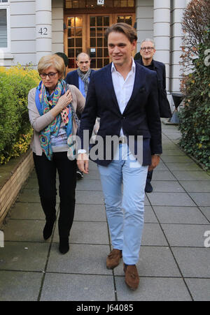 Sylvie Meis célèbre son anniversaire et l'engagement avec Charbel Aouad à Hambourg. Avec : Rita Meis, Daniel Meis Où : Hambourg, Allemagne Quand : 15 Avr 2017/WENN.com Starpress Crédit : Banque D'Images