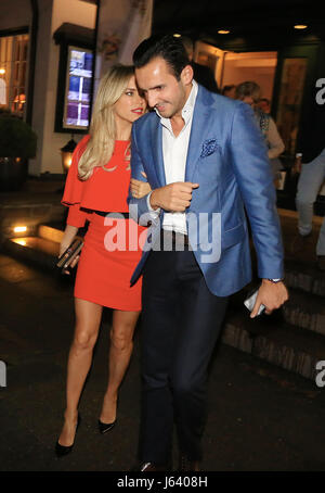Sylvie Meis célèbre son anniversaire et l'engagement avec Charbel Aouad à Hambourg. Avec : Sylvie Meis, Charbel Aouad Où : Hambourg, Allemagne Quand : 15 Avr 2017/WENN.com Starpress Crédit : Banque D'Images