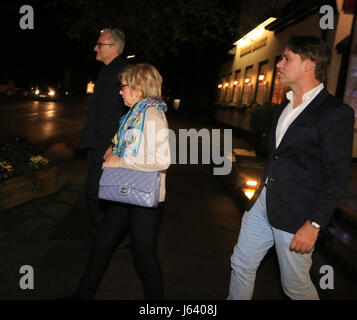 Sylvie Meis célèbre son anniversaire et l'engagement avec Charbel Aouad à Hambourg. Avec : Rita Meis, Daniel Meis Où : Hambourg, Allemagne Quand : 15 Avr 2017/WENN.com Starpress Crédit : Banque D'Images