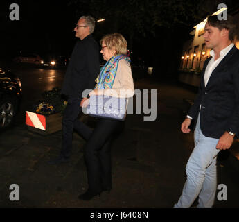 Sylvie Meis célèbre son anniversaire et l'engagement avec Charbel Aouad à Hambourg. Avec : Rita Meis, Daniel Meis Où : Hambourg, Allemagne Quand : 15 Avr 2017/WENN.com Starpress Crédit : Banque D'Images