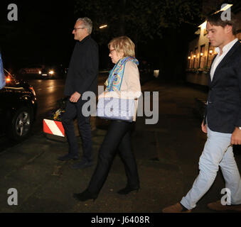 Sylvie Meis célèbre son anniversaire et l'engagement avec Charbel Aouad à Hambourg. Avec : Rita Meis, Daniel Meis Où : Hambourg, Allemagne Quand : 15 Avr 2017/WENN.com Starpress Crédit : Banque D'Images