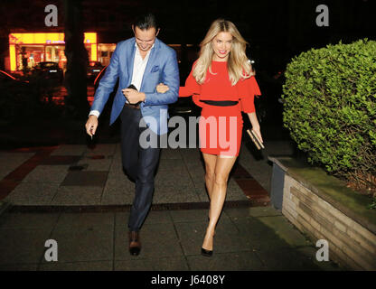 Sylvie Meis célèbre son anniversaire et l'engagement avec Charbel Aouad à Hambourg. Avec : Sylvie Meis, Charbel Aouad Où : Hambourg, Allemagne Quand : 15 Avr 2017/WENN.com Starpress Crédit : Banque D'Images