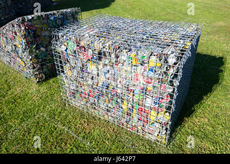 Broyés et mis en balles des boîtes d'aluminium prêts pour le recyclage, New South Wales, NSW, Australie Banque D'Images