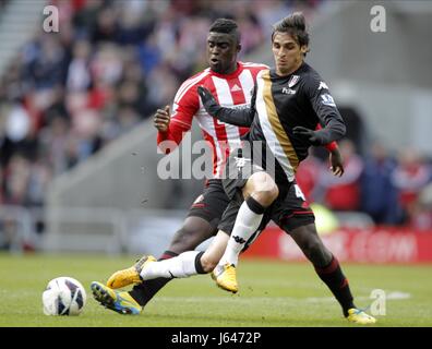 ALFRED N'DIAYE & BRYAN RUIZ V SUNDERLAND FULHAM STADIUM OF LIGHT SUNDERLAND ANGLETERRE 02 Mars 2013 Banque D'Images