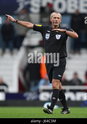 L'ARBITRE MARTIN ATKINSON LONDON ENGLAND UK 01 décembre 2012 Banque D'Images