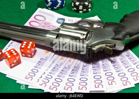 Billets de banque billets dés revolver arme le bras de l'argent de l'institution de prêt de la Banque mondiale Banque D'Images