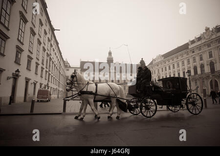 Débarrasser du chariot dans les rues de Vienne, Austia Banque D'Images