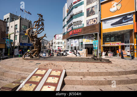 Gwangbokro Fashion Street, Busan Gwangyeoksi, Corée du Sud Banque D'Images