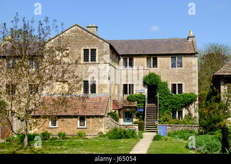 Un joli village de Lacock dans le Wiltshire England UK Banque D'Images