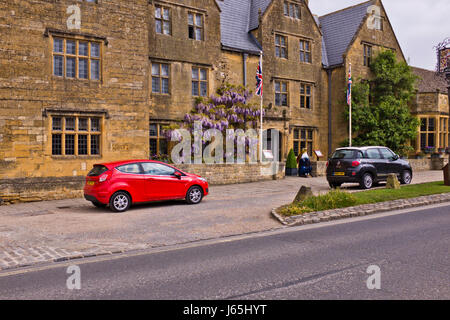 Broadway,vieux village des Cotswolds avec Hôtel Lygon Arms vieux création et des intérieurs,les jardins. Vieille villa en pierre Cotsworld,Chalets,High Street,traiteur,UK Banque D'Images