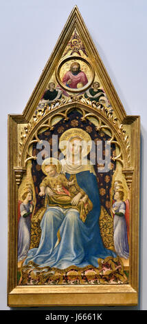 La Madonna Quaratesi 1425 Gentile da Fabriano 1385 - 1427 Italie Italien l'enfant tient ce qui semble être une Marguerite. Le tissu d'honneur derrière la Vierge est argenté (maintenant terni) émaillé de rouge. Banque D'Images