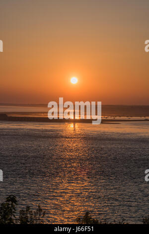 Coucher de soleil sur le château de Hurst Banque D'Images