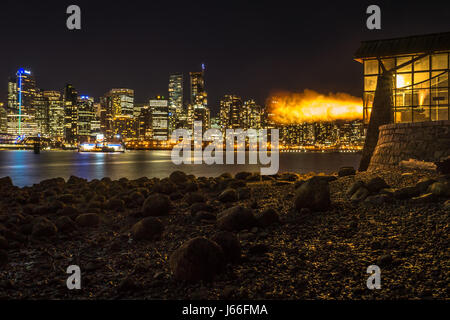 BOOM ! ! Les 9 heures, au point d'Alléluia dans Stanley Park Banque D'Images