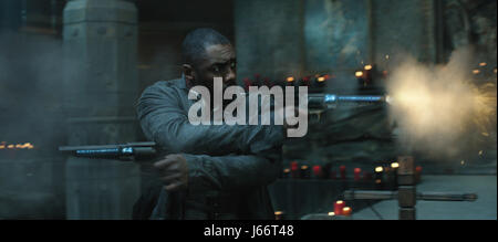 DATE DE SORTIE : Juillet 28, 2017 Title : The Dark Tower STUDIO : Columbia Pictures Réalisateur : Nikolaj ArcelPLOT : Gunslinger Roland Deschain erre sur un vieux paysage de l'Ouest à la recherche de la tour sombre, dans l'espoir que l'atteinte elle préservera son monde agonisant avec : IDRIS ELBA que Roland Deschain. (Crédit : Columbia Pictures/photos) Banque D'Images