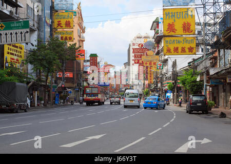 Thaïlande, Bangkok - OCT 28:Yaowarat Road,la rue principale dans le quartier chinois de Bangkok, une fois vue et important pour la vente de rue et acheter de l'or à Bangkok o Banque D'Images