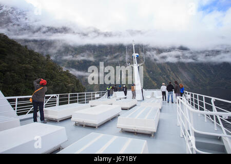 Les croisières voyager en milfordsound parc national de Fiordland ile sud Nouvelle zelande Banque D'Images