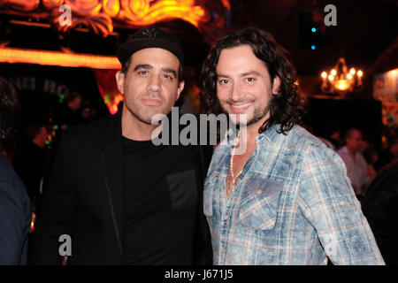 Le jeune Eddie Brigati Rascals effectuant à la salle de découpe dans la ville de New York avec : Bobby Cannavale, Constantine Maroulis Où : Manhattan, New York, United States Quand : 17 Avr 2017 Crédit : Rob riche/WENN.com Banque D'Images