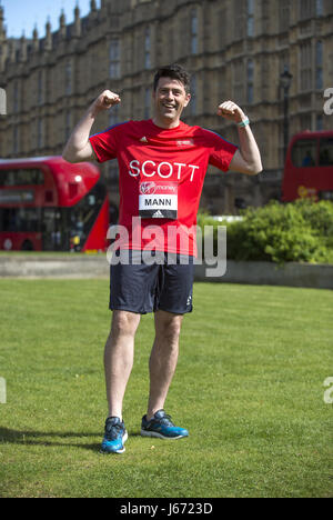 MPs assister à un photocall en dehors de la chambres du Parlement de l'avant de la Virgin Money 2017 Marathon de Londres, Londres avec : Scott Mann Où : London, Royaume-Uni Quand : 18 Avr 2017 Crédit : WENN.com Banque D'Images