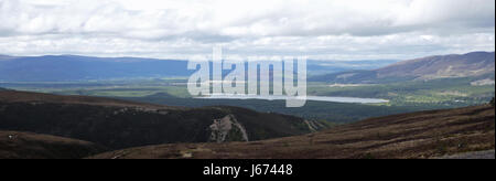 Le Loch Morlich - vue de Cairngorm Mountain Top Station Banque D'Images