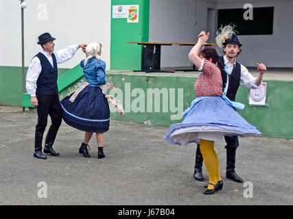 Muzlja - Zrenjanin, Serbie, le 22 avril 2017. Danse hongroise comme un prélude à l'événement 'Hongrie' le mariage traditionnel. Banque D'Images