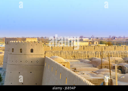 Vue sur Ghoortan Varzanheh par citadelle en Iran Banque D'Images