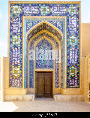 Avis sur les mosaïques de l'entrée de la mosquée de Jame de Yazd en Iran Banque D'Images