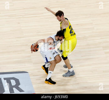 Sergio Llul de Fenerbahce ,du Real Madrid au cours de leurs quatre demi-finale finale de l'Euroleague de basket-ball match à Sinan Erdem Dome à Istanbul, le vendredi 19 mai 2017. Banque D'Images