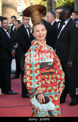 Cannes, France. 18 mai, 2017. Victoria Abril assiste à la Les fantômes d'Ismael film Red Carpet au 70e Festival de Cannes, Cannes 17/05/2017 | Verwendung weltweit/alliance photo Credit : dpa/Alamy Live News Banque D'Images