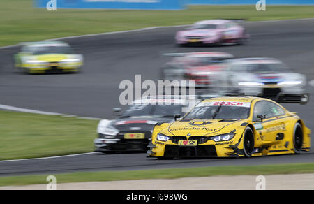 20.05.2017, Lausitzring, Klettwitz, DTM 2017, 2.Lauf Lausitzring, 19.05.-20.05.2017 , im Bild Timo Glock (DEU# 16) BMW Team RMR, la Deutsche Post BMW M4 DTM , René Rast (DEU# 33) Audi Sport Team Rosberg, Auto Bild Motorsport Audi RS 5 DTM Photo : Cronos/Hasan Bratic Banque D'Images
