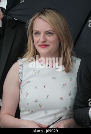 Cannes, France. 20 mai, 2017. Elisabeth Moss actrice la place, Photocall. 70 ème Festival du Film de Cannes Cannes, France, 20 mai 2017 Bricolage99871 Allstar Crédit : photo library/Alamy Live News Banque D'Images