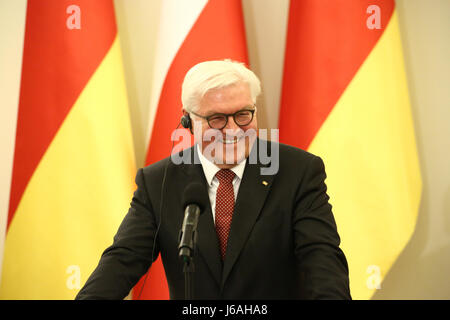 Le Président Duda a salué le Président allemand Frank-Walter Steinmeier et la Première Dame Elke Büdenbender avec cérémonie militaire au palais présidentiel pour inauguration à Varsovie. (Photo : Jakob Ratz/Pacific Press) Banque D'Images