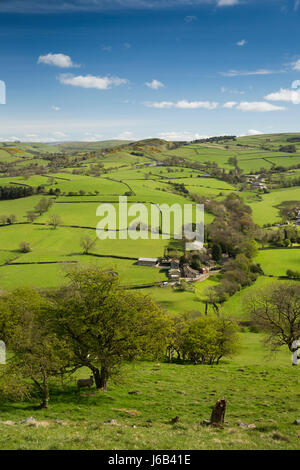 Royaume-uni, Angleterre, Cheshire, Rainow, village, elevated view de propriétés sur le sucre Lane de Kerridge Hill, Banque D'Images