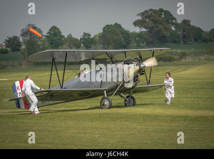 Biggleswade, uk - 7 mai 2017 : vintage Hawker Tomtit se prépare pour le vol Banque D'Images