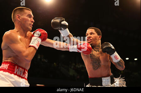 Liam Walsh (à gauche) et Gervonta Super-Featherweight Davis pendant le match de championnat de l'IBF à la boîte de cuivre, Londres. Banque D'Images