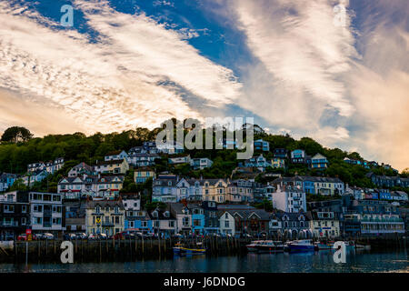 Sélection de vues de la magnifique ville de Cornouailles Looe, le temps était beau et le soleil couchant doucement a fourni une toile de fond agréable. Banque D'Images