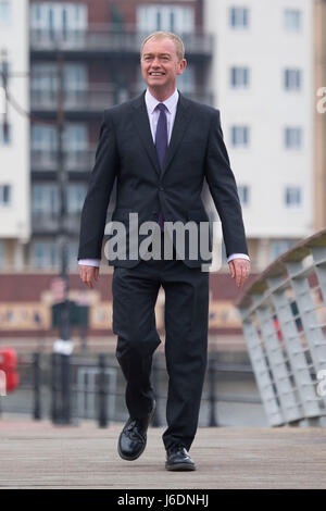 Ancien chef du parti libéral-démocrate Tim Farron dans la baie de Cardiff pour lancer officiellement le parti libéral démocrate gallois 2017 campagne électorale générale. Banque D'Images