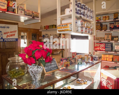 L'intérieur du petit magasin de Strawbery Banke à Portsmouth, New Hampshire Banque D'Images