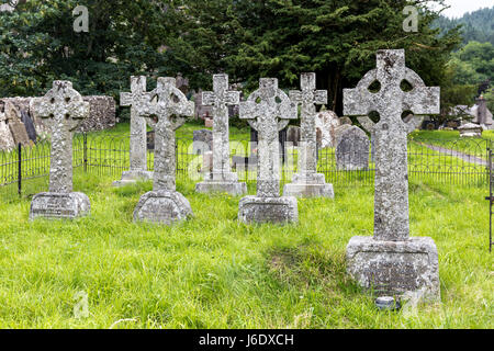 Sur la pierre tombale graveyard - Talley Abbey, Talley, Llandeilo, Pays de Galles, Grande-Bretagne, Royaume-Uni, Europe Banque D'Images