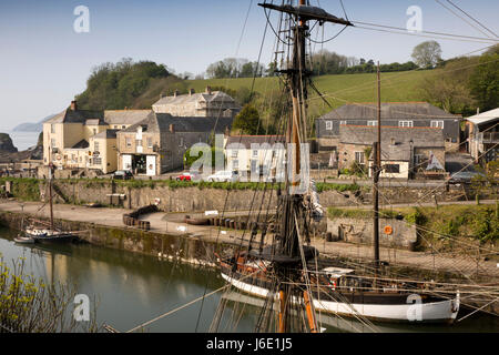 UK, Cornwall, St Austell, Charlestown, voiliers amarrés dans le port historique Banque D'Images