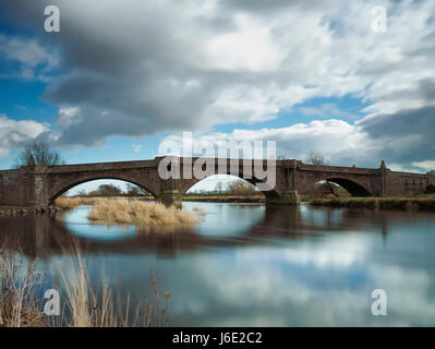 Pont de dun sur la rivière South Esk, près de la ville de Montrose Banque D'Images