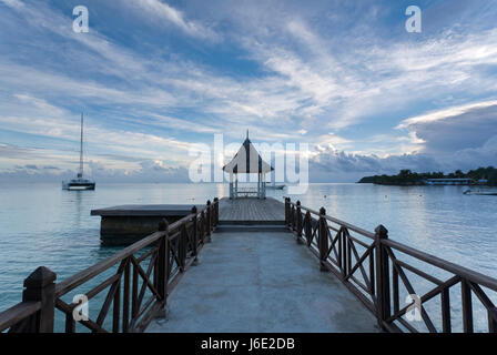 À la jetée le long de près de Ocho Rios, Jamaïque, Caraïbes, Antilles Banque D'Images