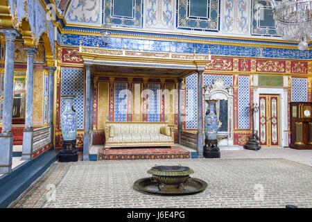 ISTANBUL, TURQUIE - 20 MAI 2016 : hall magnifiquement du Sultan dans le palais de Topkapi le Mai 20,2016 à Istanbul, Turquie. Topkapi a été la résidence principale de Banque D'Images