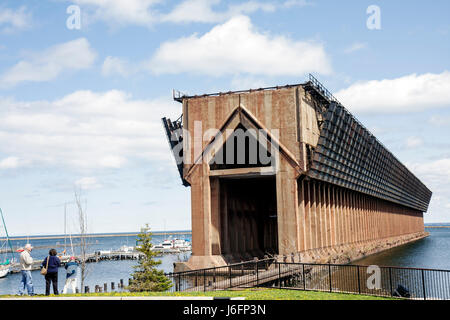 Marquette Michigan Upper Peninsula JUSQU'AU lac supérieur, Lower Harbour Marina, Soo Line Ore Pocket Dock, construit en 1931, Grands Lacs, structure, marina, adultes Banque D'Images