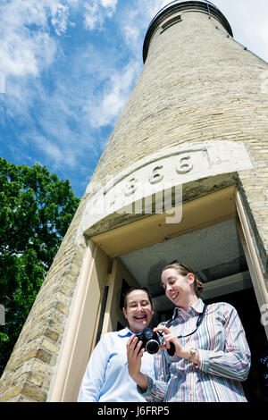 Kenosha Wisconsin, Simmons Island, Southport Light Station, phare historique, construit en 1866, extérieur avant, entrée, adultes femme femmes femal Banque D'Images